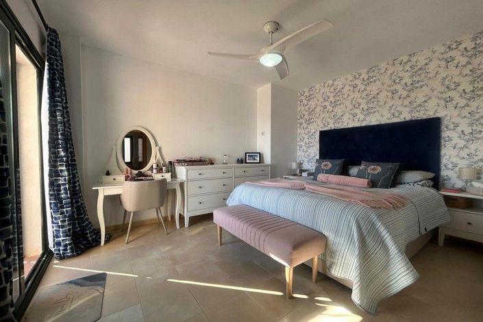 Image No.28-3 Bed Apartment for sale