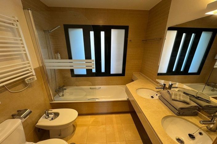 Image No.28-2 Bed Apartment for sale