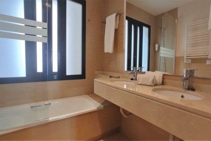 Image No.29-2 Bed Apartment for sale