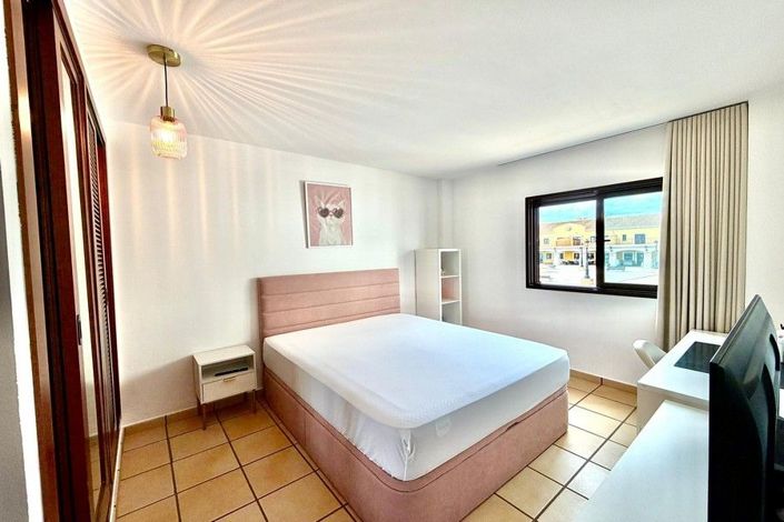 Image No.12-3 Bed House for sale