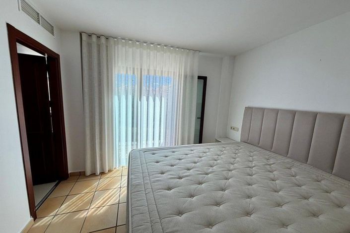 Image No.13-3 Bed House for sale