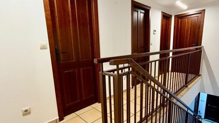 Image No.13-3 Bed House for sale