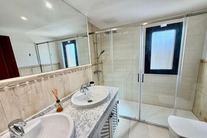 Image No.14-3 Bed House for sale