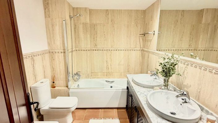 Image No.14-3 Bed House for sale