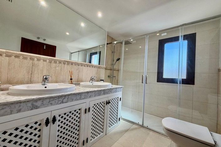 Image No.16-3 Bed House for sale