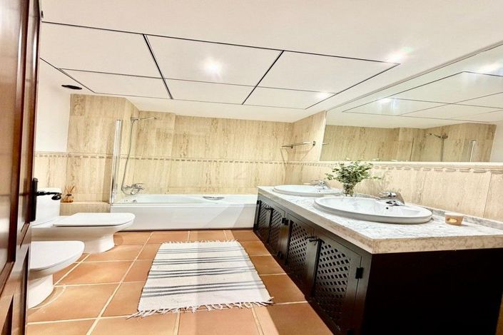 Image No.23-3 Bed House for sale