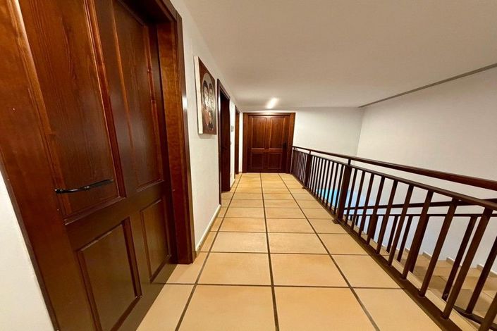 Image No.9-3 Bed House for sale