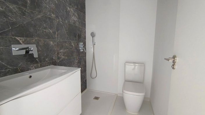 Image No.14-2 Bed Apartment for sale