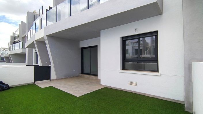 Image No.9-2 Bed Apartment for sale