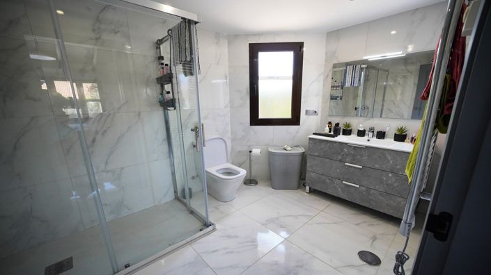 Image No.20-3 Bed Villa for sale