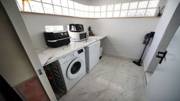 Image No.28-3 Bed Villa for sale