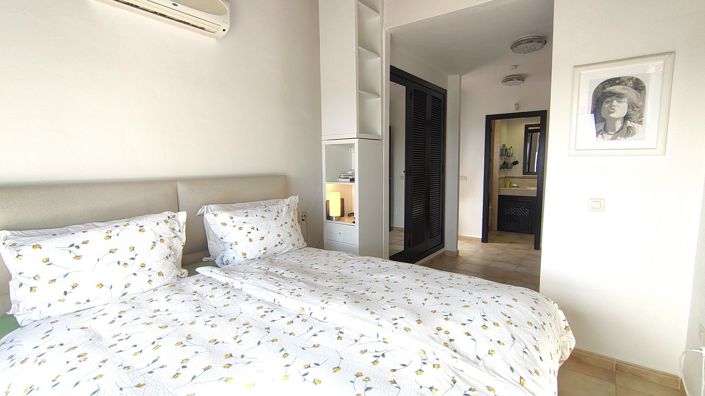 Image No.17-3 Bed Villa for sale