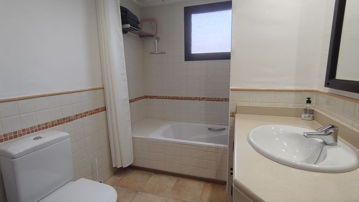 Image No.19-3 Bed Villa for sale