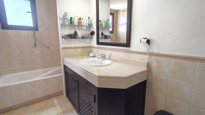 Image No.22-3 Bed Villa for sale