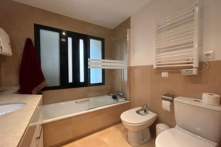 Image No.21-2 Bed Apartment for sale