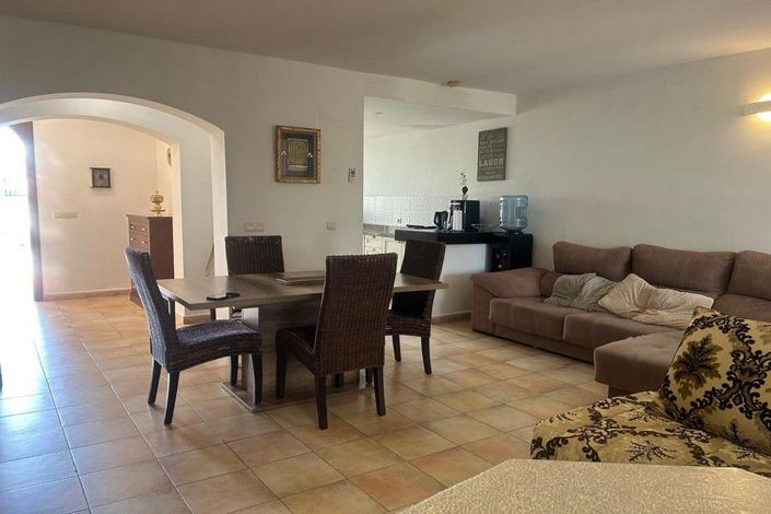 Image No.19-2 Bed House for sale