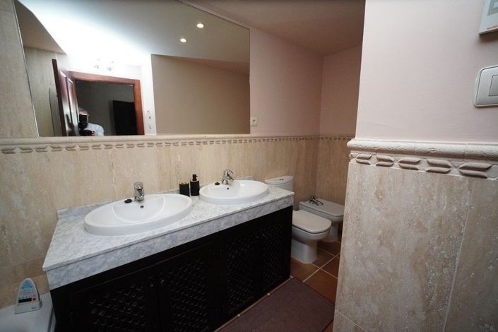 Image No.16-2 Bed Property for sale