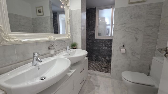 Image No.24-2 Bed Apartment for sale