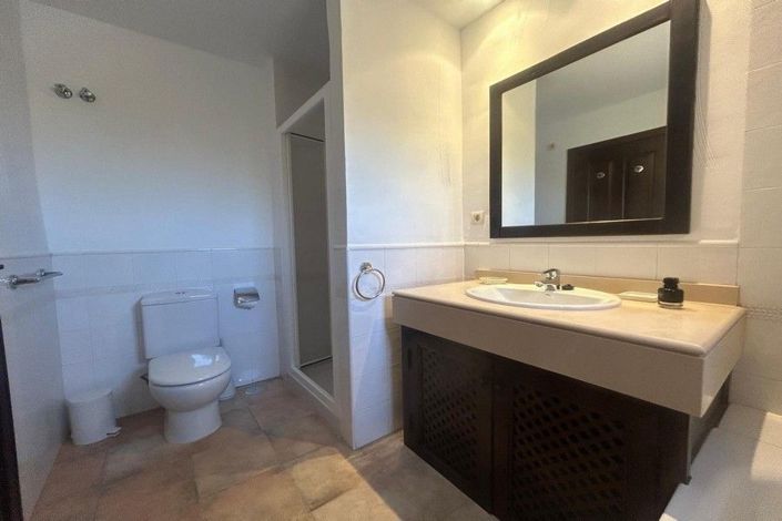 Image No.24-3 Bed House for sale