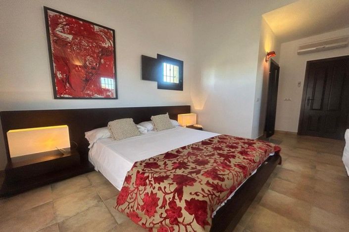Image No.28-3 Bed House for sale