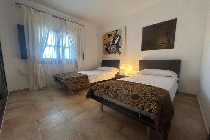 Image No.34-3 Bed House for sale