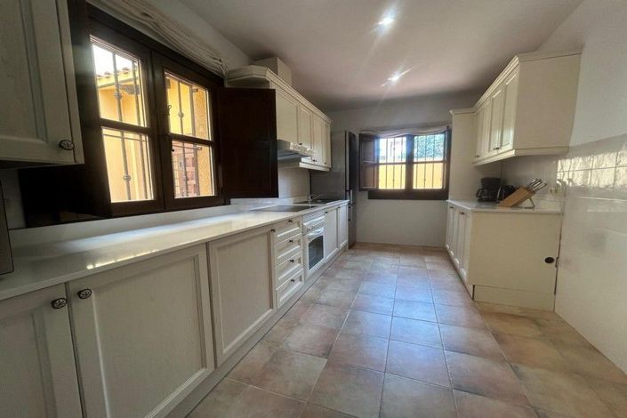 Image No.7-3 Bed House for sale