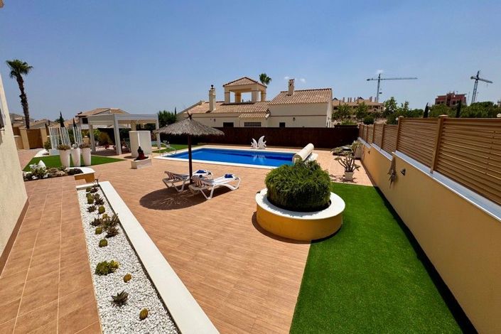 Image No.17-3 Bed House for sale