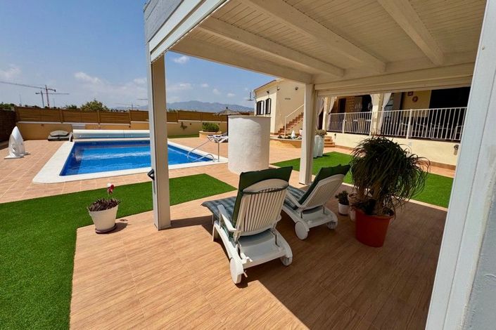 Image No.2-3 Bed House for sale