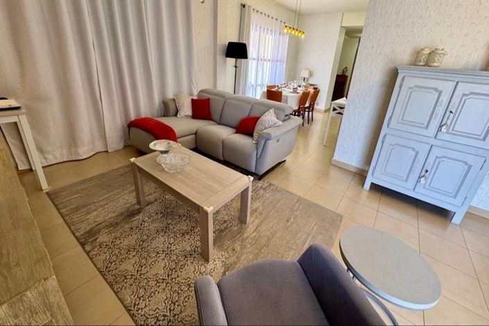Image No.52-3 Bed House for sale