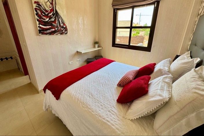 Image No.60-3 Bed House for sale