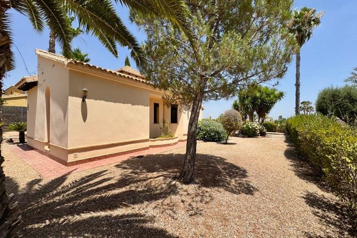 Image No.15-3 Bed House for sale