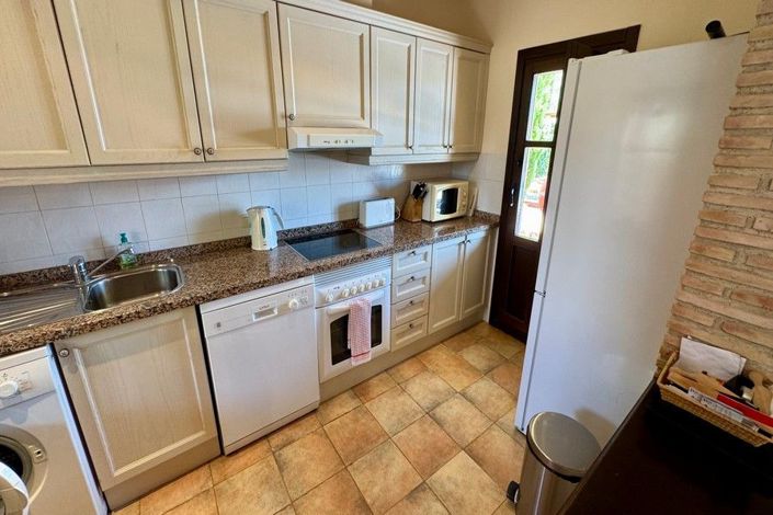 Image No.17-3 Bed House for sale