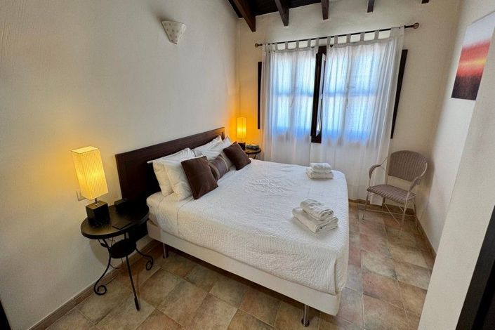 Image No.32-3 Bed House for sale