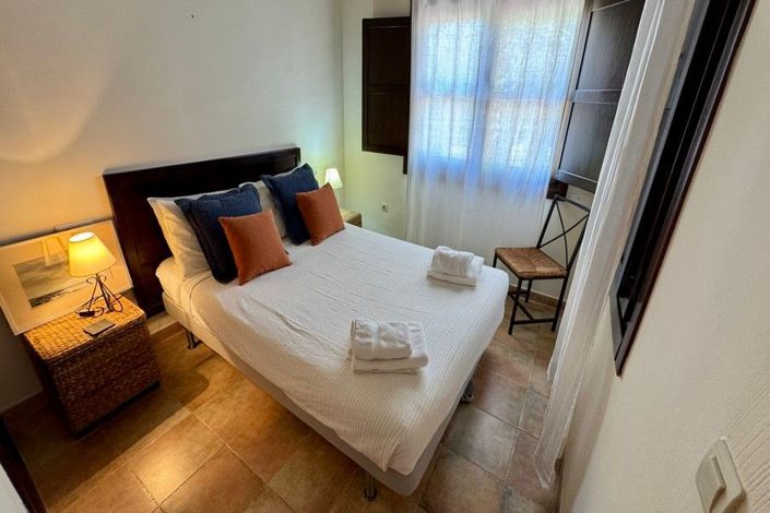 Image No.41-3 Bed House for sale
