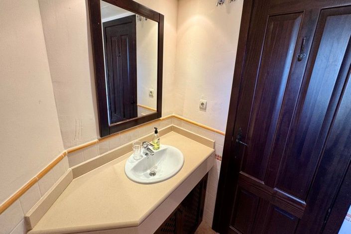 Image No.44-3 Bed House for sale