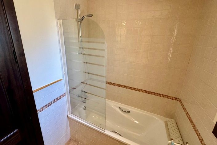Image No.45-3 Bed House for sale