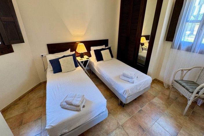Image No.46-3 Bed House for sale