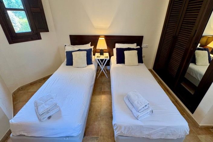 Image No.48-3 Bed House for sale
