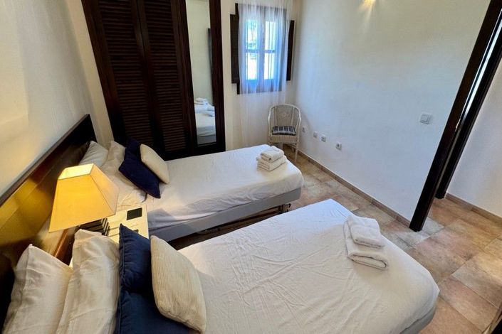 Image No.49-3 Bed House for sale