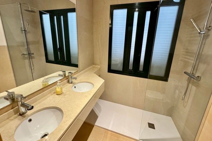 Image No.27-2 Bed Apartment for sale