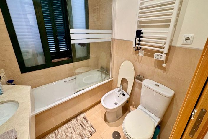 Image No.15-3 Bed Apartment for sale