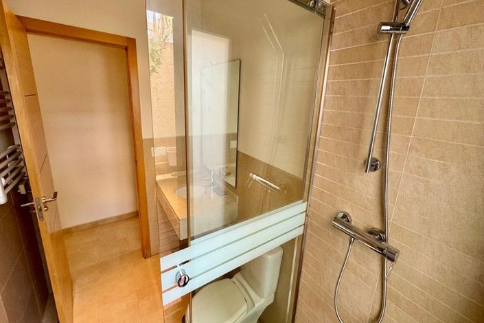 Image No.20-3 Bed Apartment for sale