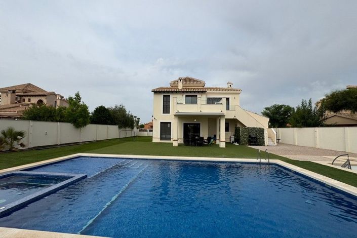 Image No.3-4 Bed Villa for sale