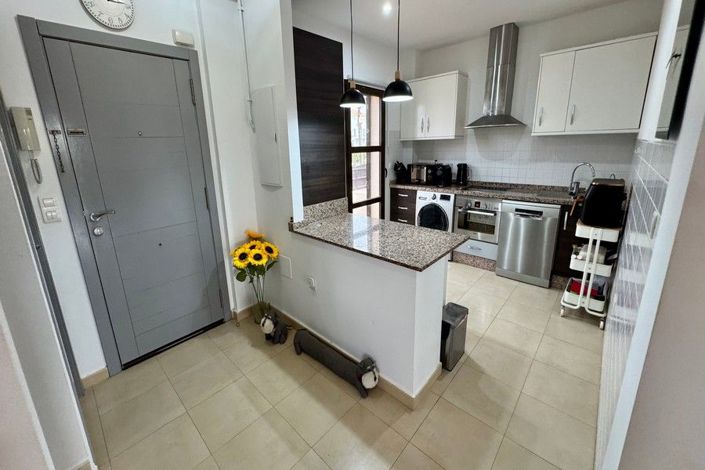 Image No.10-3 Bed House for sale