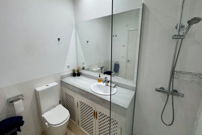 Image No.25-3 Bed House for sale