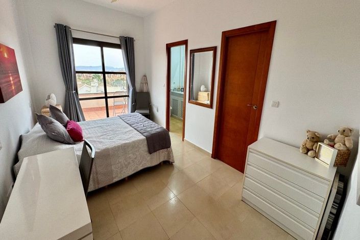 Image No.36-3 Bed House for sale
