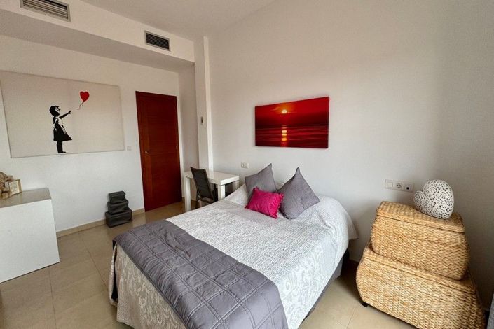 Image No.39-3 Bed House for sale