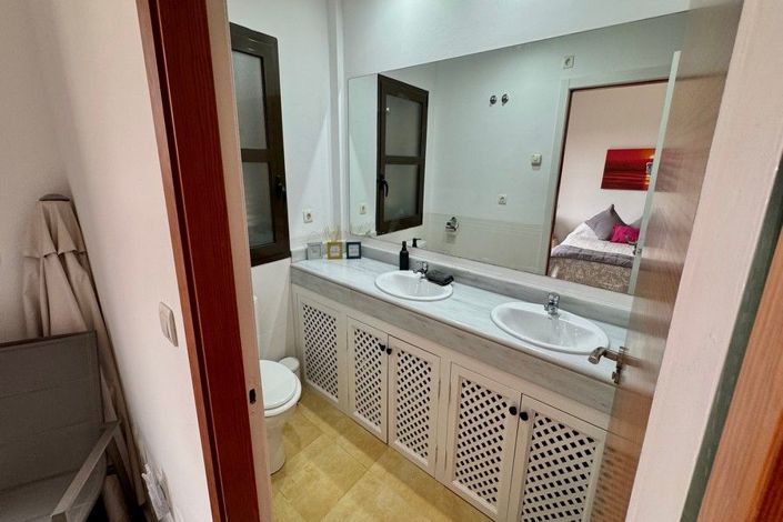 Image No.40-3 Bed House for sale