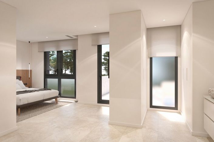 Image No.10-3 Bed House for sale