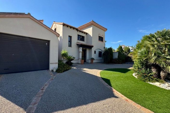 Image No.2-3 Bed Villa for sale
